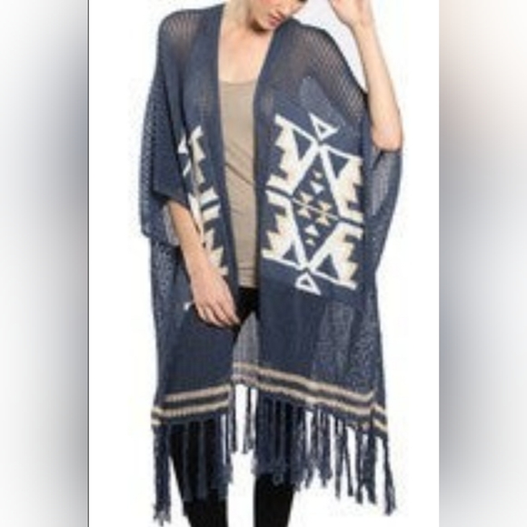 A Reve Boho Aztec Open Knit Fringed Open Cardigan Kimono - Picture 4 of 8